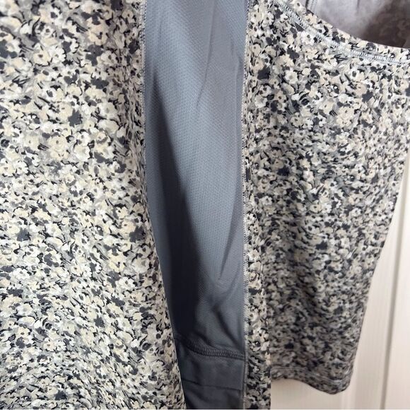 Lululemon Athletica Tone It Womens Tank Top Grey Floral Size‎ 6 Workout Mesh - Picture 5 of 6